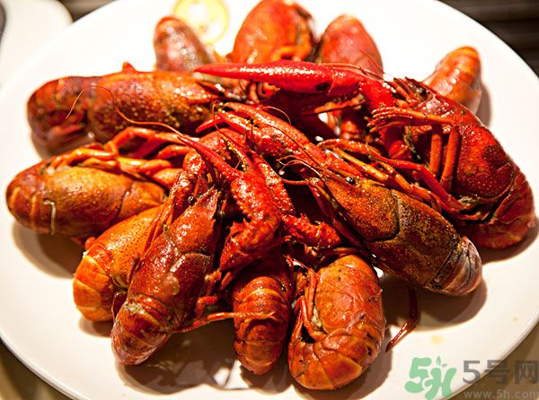 油燜大蝦蝦皮能吃嗎？油燜大蝦能全部吃掉嗎？