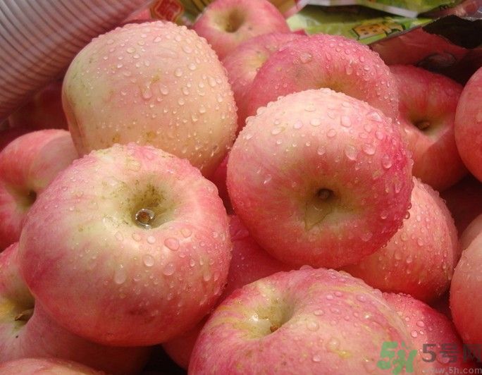晚上9點以后可以吃蘋果嗎？晚上吃蘋果好不好？