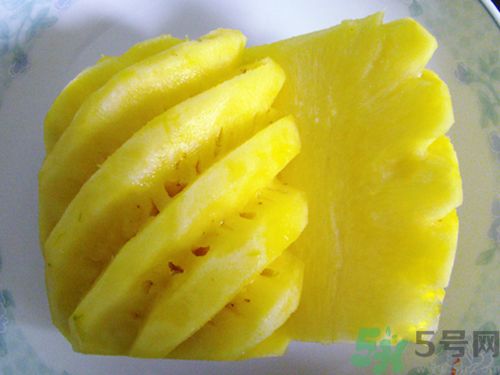 晚上9點(diǎn)可以吃菠蘿嗎？晚上吃菠蘿好嗎？
