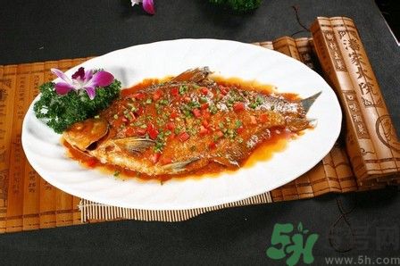 武昌魚(yú)是鳊魚(yú)嗎？武昌魚(yú)和鳊魚(yú)區(qū)別哪個(gè)好吃？