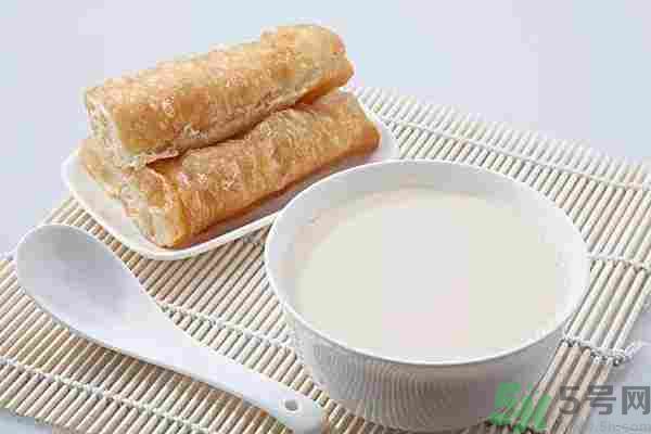 早餐吃面還是包子比較好？早餐吃包子和面健康嗎？