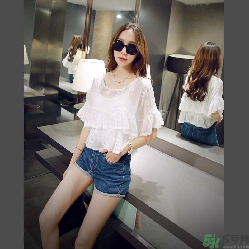 胸小的女生怎么穿衣服好看？胸小的女生怎么穿衣顯得胸大？