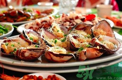 吃海鮮能喝啤酒嗎？吃海鮮為什么不能喝啤酒？