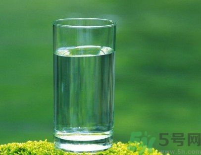 白開水隔幾天還能喝嗎？喝白開水要注意什么？