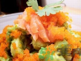 燻鮭魚沙拉怎么做？燻鮭魚沙拉的做法？