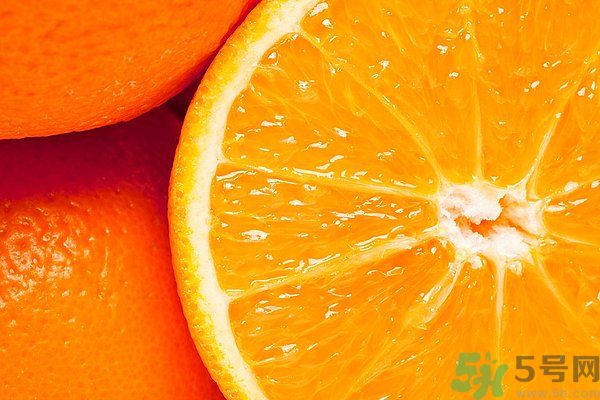 楊桃可以和橙子一起吃嗎？楊桃和橙子一起吃好嗎？