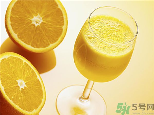 楊桃可以和橙子一起吃嗎？楊桃和橙子一起吃好嗎？