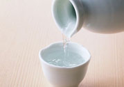 白酒能代替料酒做菜嗎？白酒可以用來(lái)做菜嗎？