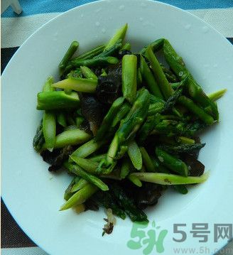 蘆筍和洋蔥能一起吃嗎？蘆筍和洋蔥怎么炒好吃？