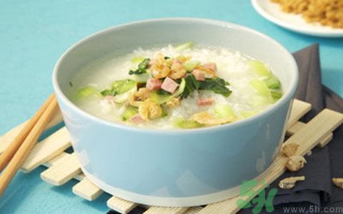 吃湯泡飯傷胃嗎？湯泡飯有什么危害？