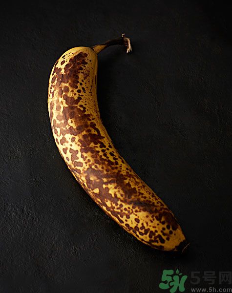 香蕉皮有黑點還能吃嗎？香蕉怎么保存不變黑？