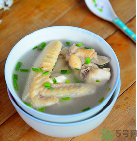 煲湯用什么鍋好？燉雞湯用什么鍋好呢？