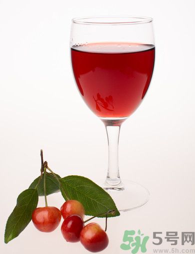 櫻桃泡酒能治療痛風(fēng)嗎？櫻桃泡酒能喝嗎？