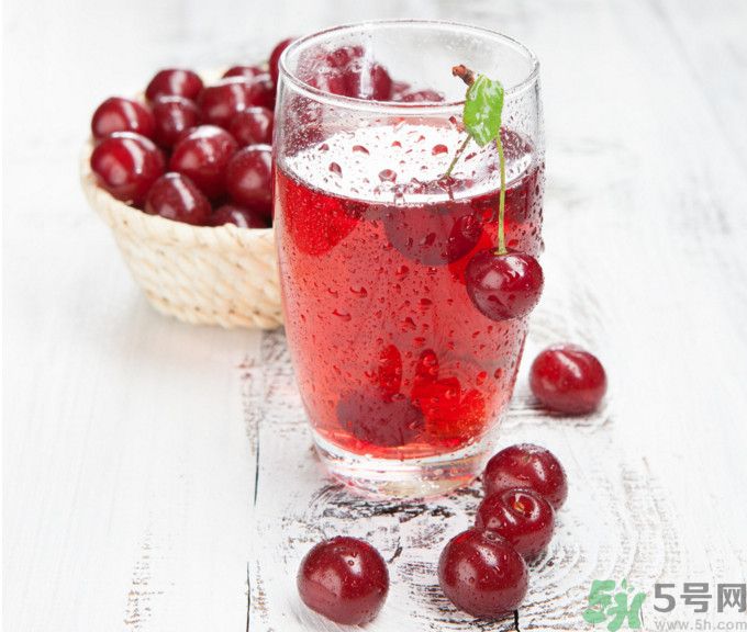 櫻桃泡酒能治療痛風(fēng)嗎？櫻桃泡酒能喝嗎？