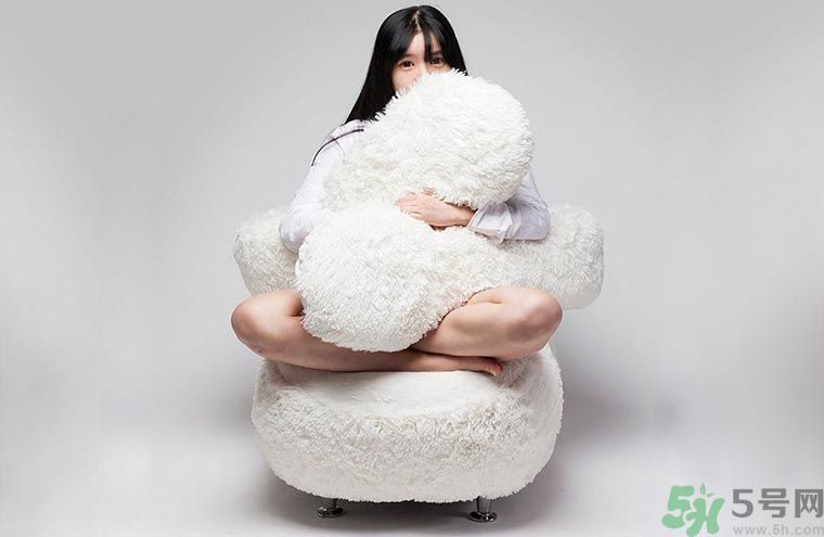 一個人適合什么樣的沙發(fā)？選購沙發(fā)要注意什么？