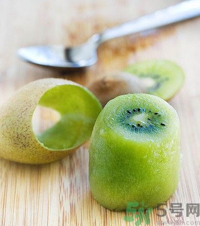 喉嚨痛可以吃獼猴桃嗎？喉嚨痛吃獼猴桃會(huì)怎么樣？