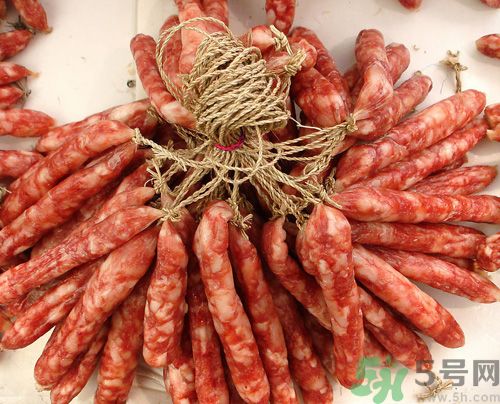 臘腸發(fā)霉還能吃嗎？臘腸發(fā)霉要怎么辦？