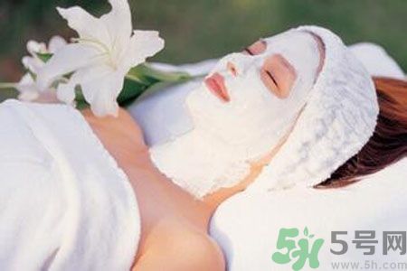 皮膚出油吃什么好？皮膚出油應(yīng)該吃什么？