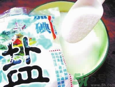新衣服要不要洗了再穿？新衣服不洗可以穿嗎？