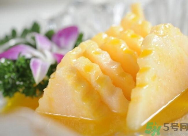 菠蘿里面發(fā)黑是為什么？發(fā)黑的菠蘿能吃嗎？