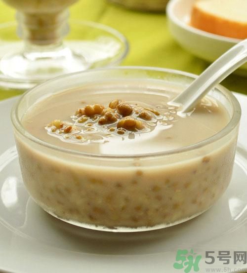 孩子發(fā)燒能吃冰淇淋嗎？感冒發(fā)燒可以吃雪糕嗎？