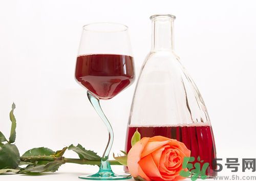 喝紅酒可以美容嗎？喝紅酒有什么好處？