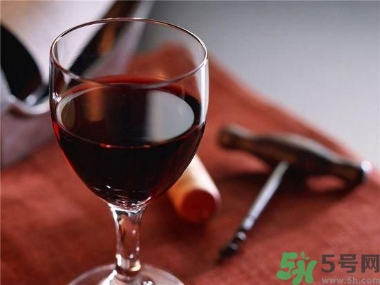 喝紅酒可以美容嗎？喝紅酒有什么好處？