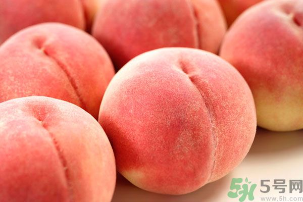 吃桃子會(huì)脹氣嗎？吃桃子注意事項(xiàng)有哪些？