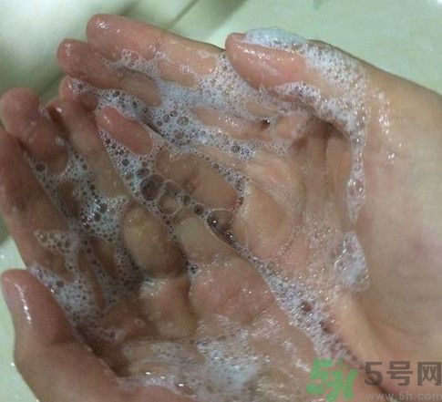 一人一方龍腦祛痘凈顏洗面奶怎么樣？好用嗎？