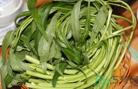 炒空心菜發(fā)黑怎么辦？空心菜怎么炒不發(fā)黑？