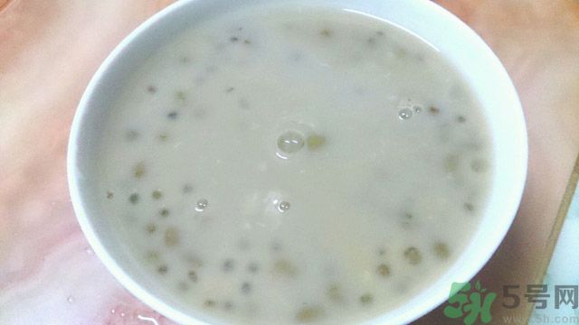 紅色的綠豆湯能喝嗎？綠豆湯變紅還能喝嗎？