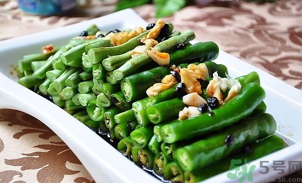 四季豆早期中毒的癥狀有哪些？吃四季豆中毒了怎么辦？