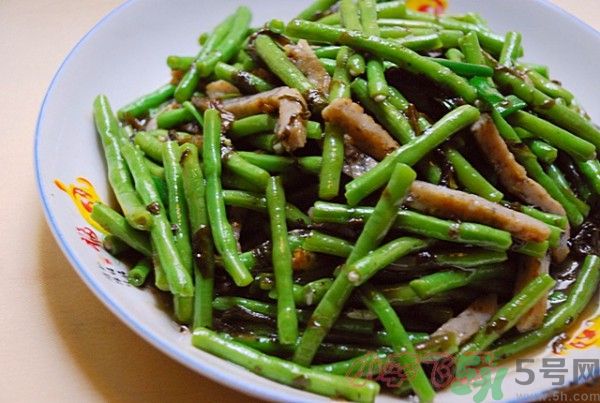 豆角沒熟可以吃嗎？吃沒熟的豆角會(huì)中毒嗎？