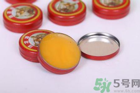 清涼油弄到眼睛里有什么危害？清涼油弄到眼睛里怎么辦？