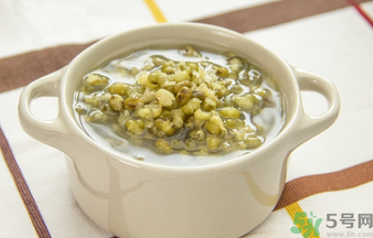 皮膚過(guò)敏能吃綠豆嗎？皮膚過(guò)敏能不能喝綠豆湯？