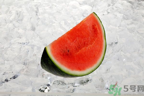西瓜放冰箱可以放幾天？西瓜放冰箱隔夜能吃嗎？
