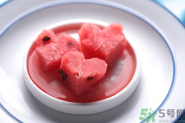 吃西瓜可以美容嗎？吃西瓜對(duì)皮膚有什么好處