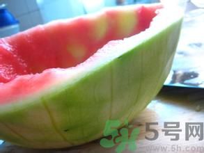 西瓜皮能敷臉嗎？怎么用西瓜皮敷臉？
