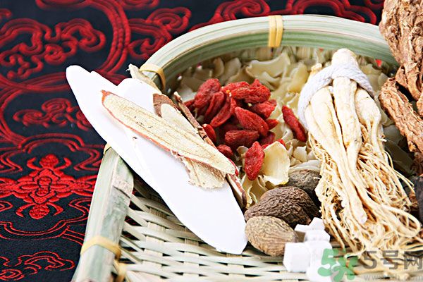 夏天吃茯苓好嗎？夏天吃茯苓有什么好處？
