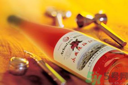 楊梅酒用的什么酒做的？楊梅酒有多少度？