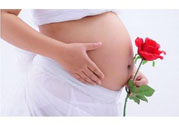 陜西最美媽媽是誰？陜西最美媽媽當(dāng)街哺乳被棄女嬰是怎么回事？