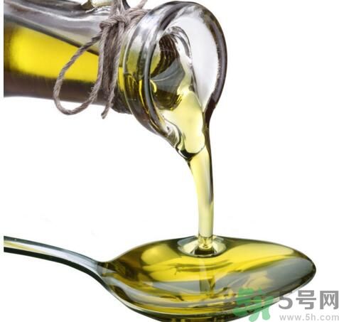 橄欖油夏天要放冰箱嗎？橄欖油可以放冰箱嗎？