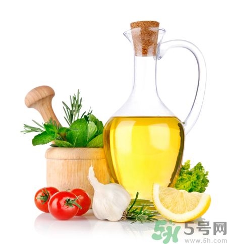 夏天吃橄欖油好還是調(diào)和油好？夏天吃橄欖油好嗎？
