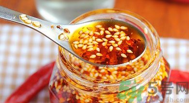 夏天辣椒油要放冰箱嗎？辣椒油可以放冰箱嗎？