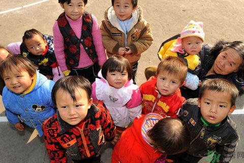 小孩子咬鉛筆會(huì)鉛中毒嗎？小孩子咬鉛筆會(huì)影響身體健康嗎？