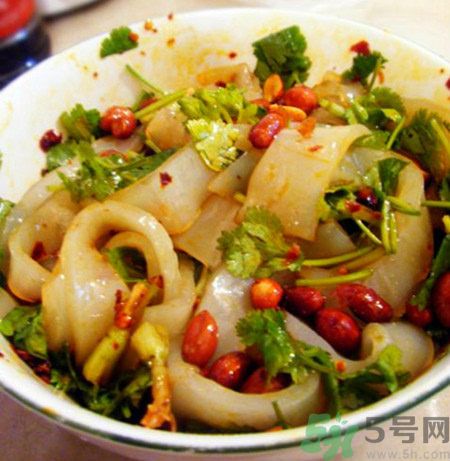 自己在家怎么做涼皮？家常涼皮怎么做？