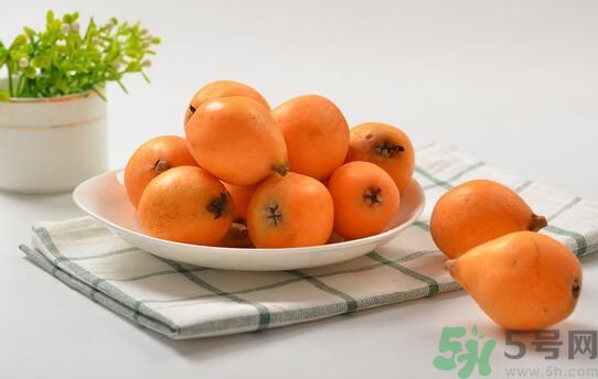 經(jīng)期可以吃枇杷嗎？經(jīng)期吃枇杷會(huì)不會(huì)肚子痛？