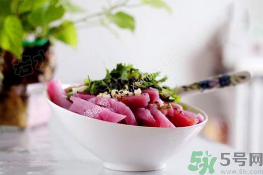 衣服上染上了莧菜汁怎么辦？衣服上的莧菜汁怎么洗掉？