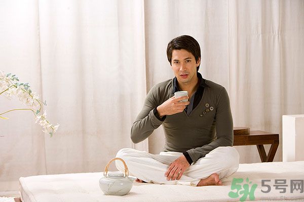 吃楊梅時可以喝茶嗎？吃楊梅時喝茶有什么壞處？