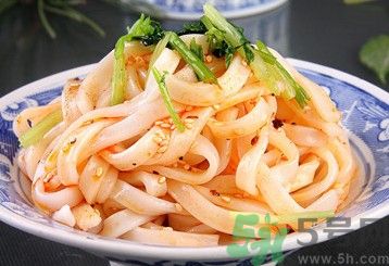 吃中藥可以吃涼皮嗎？喝中藥吃涼皮會減小藥性嗎？